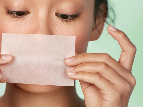 How to prevent oily skin and a shiny face